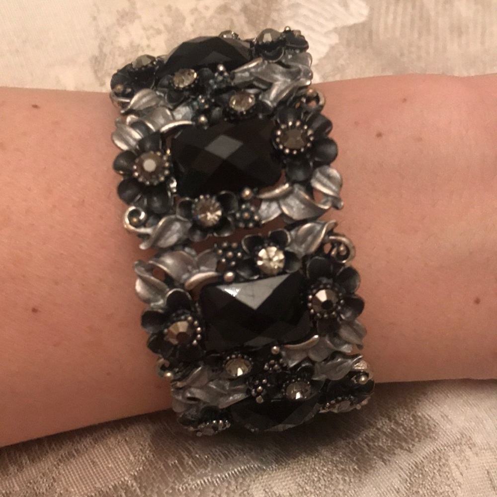 Cuff - Picture 2 of 3